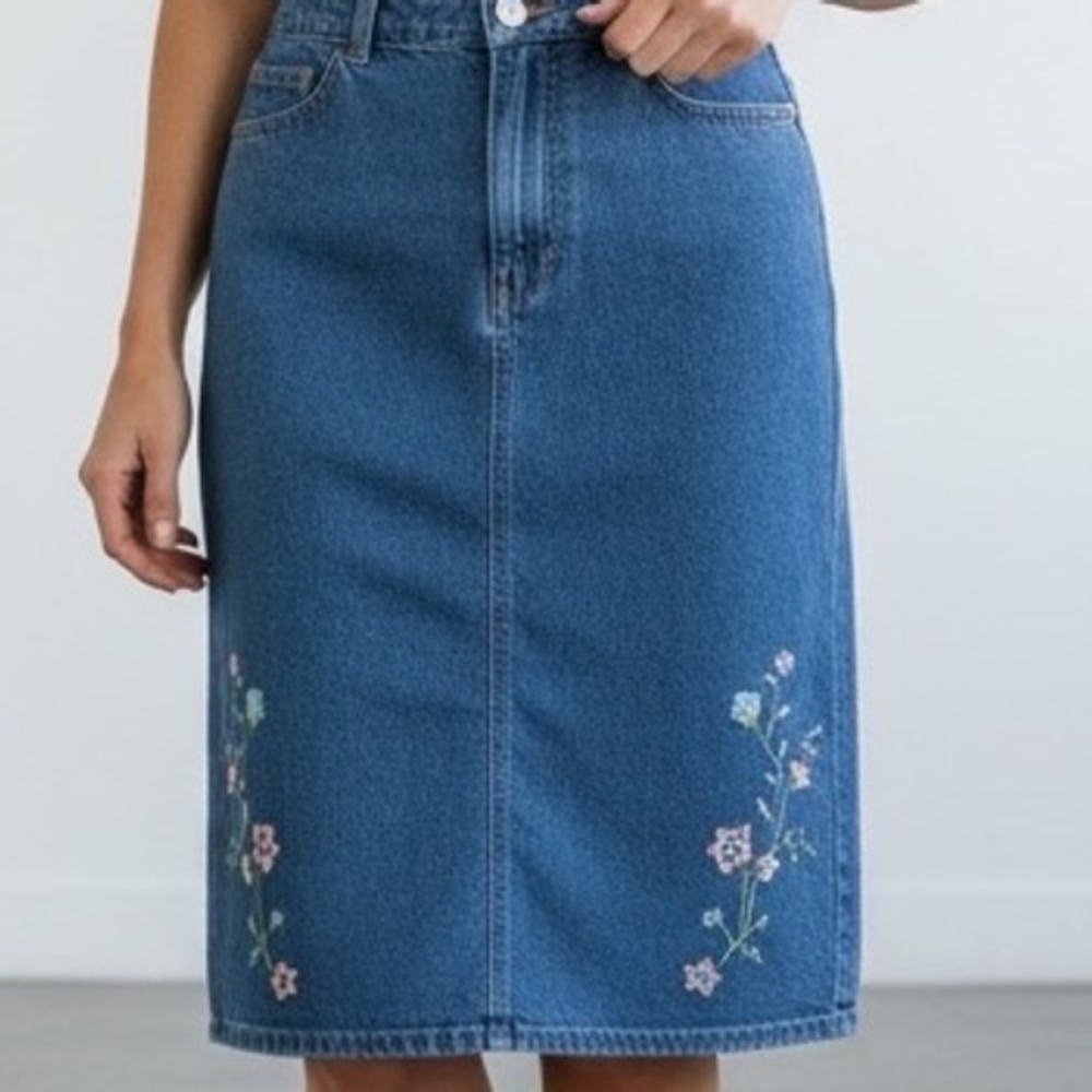 Club Newport Womens Size 12 Blue Denim Maxi Skirt‎ Floral Embroidered 90s boho